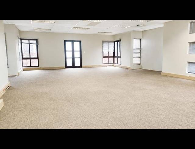 BUSINESS PROPERTY TO RENT IN CLEARWATER ESTATE